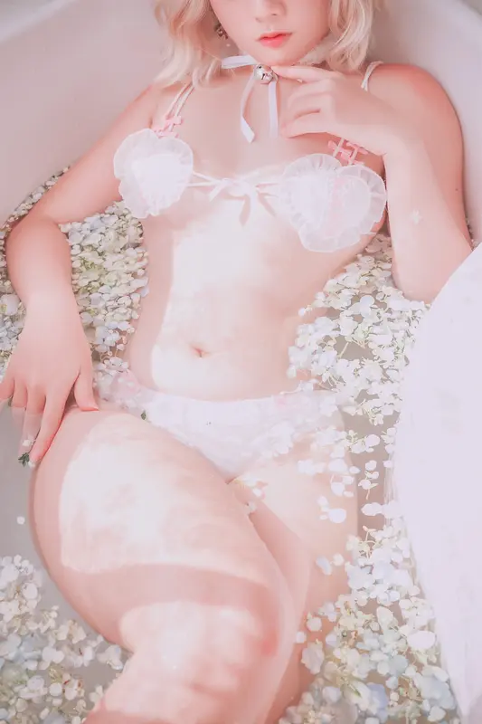Messie Huang NO.015 Pure Bath 1